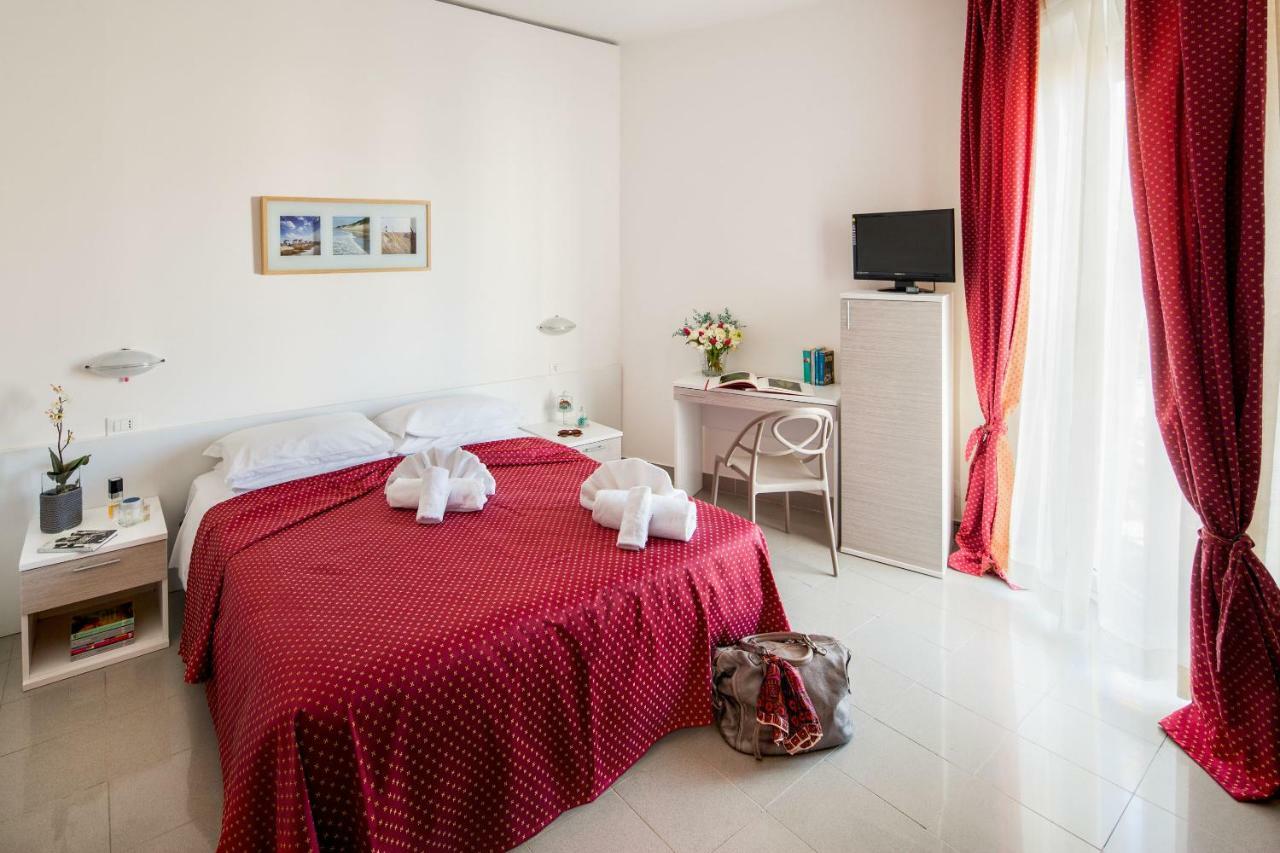 Hotel Villa Teresa Loano Kültér fotó