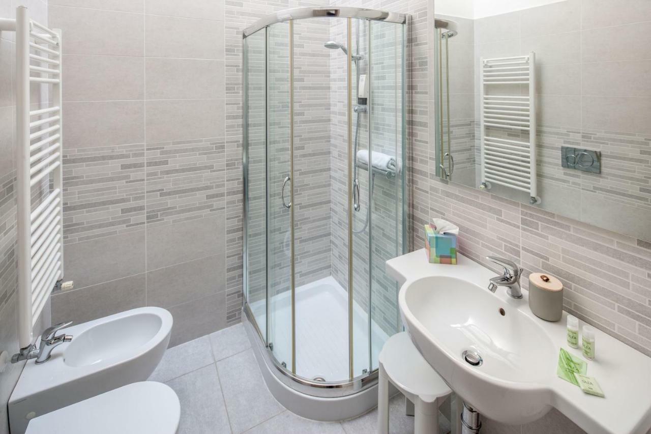 Hotel Villa Teresa Loano Kültér fotó