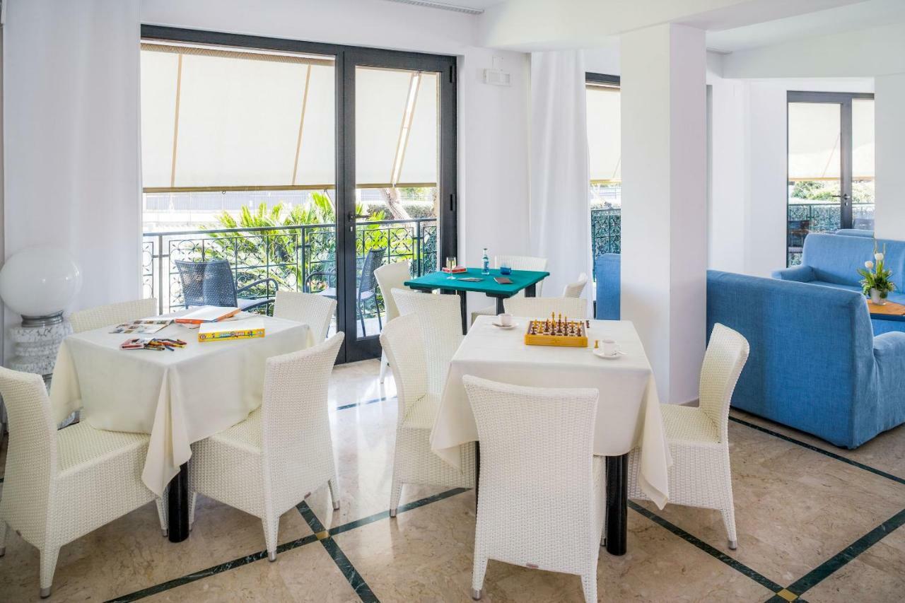 Hotel Villa Teresa Loano Kültér fotó