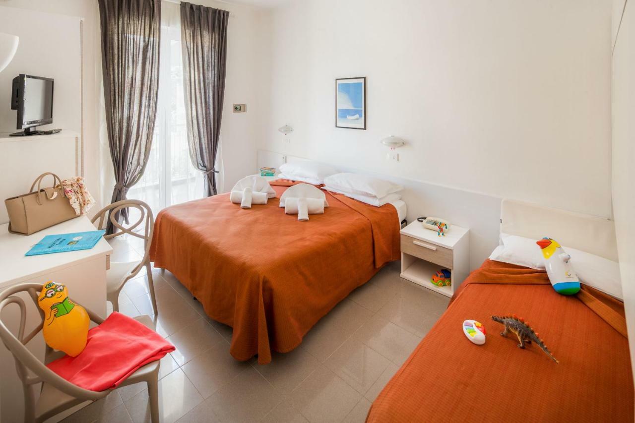 Hotel Villa Teresa Loano Kültér fotó
